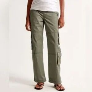 Abercrombie & Fitch Maternity Relaxed Cargo Pant size 25|0